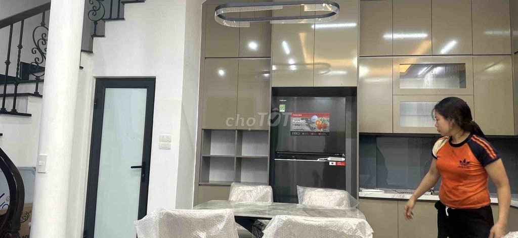 BÁN NHÀ KHƯƠNG TRUNG TX 4TẦNG 40m2 MT 7M OTO ĐỖ CỬA FULL NỘI THẤT