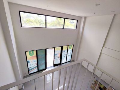 Chính chủ cho thuê MẶT TIỀN KD 7.5TR• Lối đi riêng trần cao 6m• sát GV