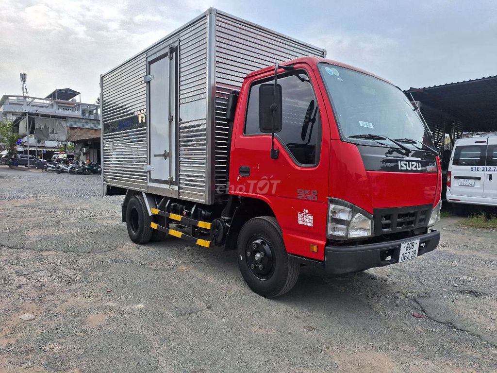 Bán ISUZU 2T490kg thùng dài 3m6