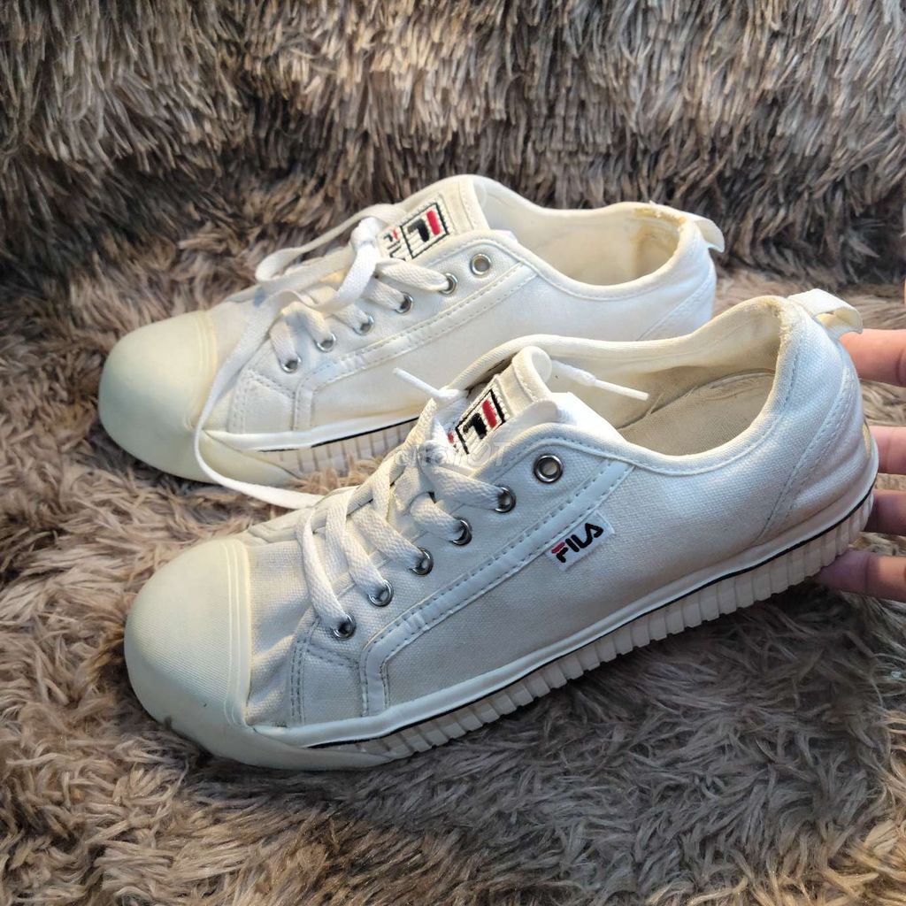 Fila trắng size 41