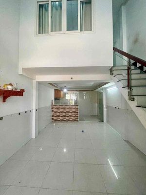 Nhà 1 trệt 1 lững 2PN 2WC sẵn 3 máy lạnh hẻm xe hơi đường Lò Lu Q.9