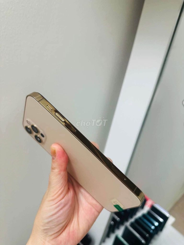 Apple iPhone 12 Pro 128GB Vàng 2 SIM 100%. Mua bán Điện thoại tại Quận Ngũ Hành Sơn Đà Nẵng được đăng bởi Trieu Le hình 1