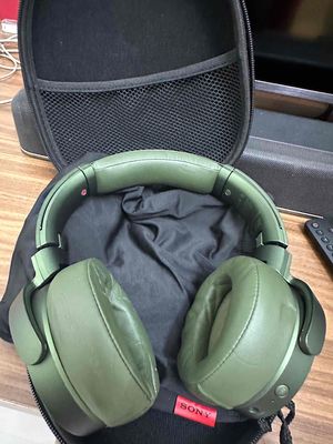 siêu phẩm tai nghe chụp tai của Sony XB 950.. Mua bán Tivi, Âm thanh tại Huyện Giồng Trôm Bến Tre được đăng bởi Roy