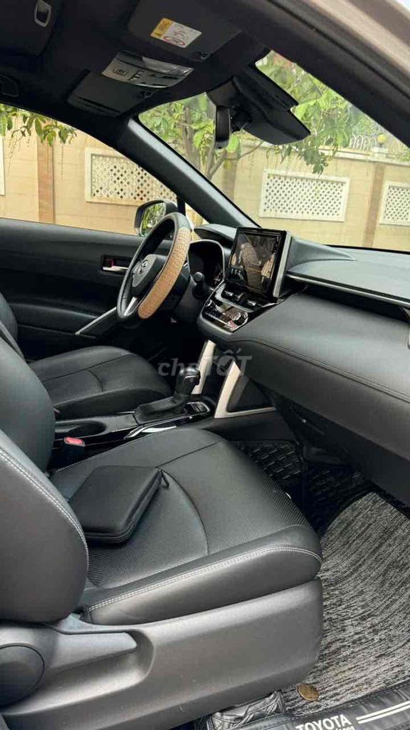 Toyota Corolla Cross 2023 Bạc 9789km. Mua bán Ô tô tại Quận 8 Tp Hồ Chí Minh được đăng bởi trung vương hình 5