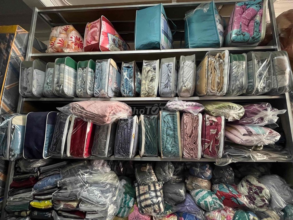 chăn ra gối nệm cần xã hàng gấp giảm 40% hoặc hơn. Mua bán Giường, chăn ga gối nệm tại Thành phố Đà Lạt Lâm Đồng được đăng bởi Nghĩa Trần hình 1