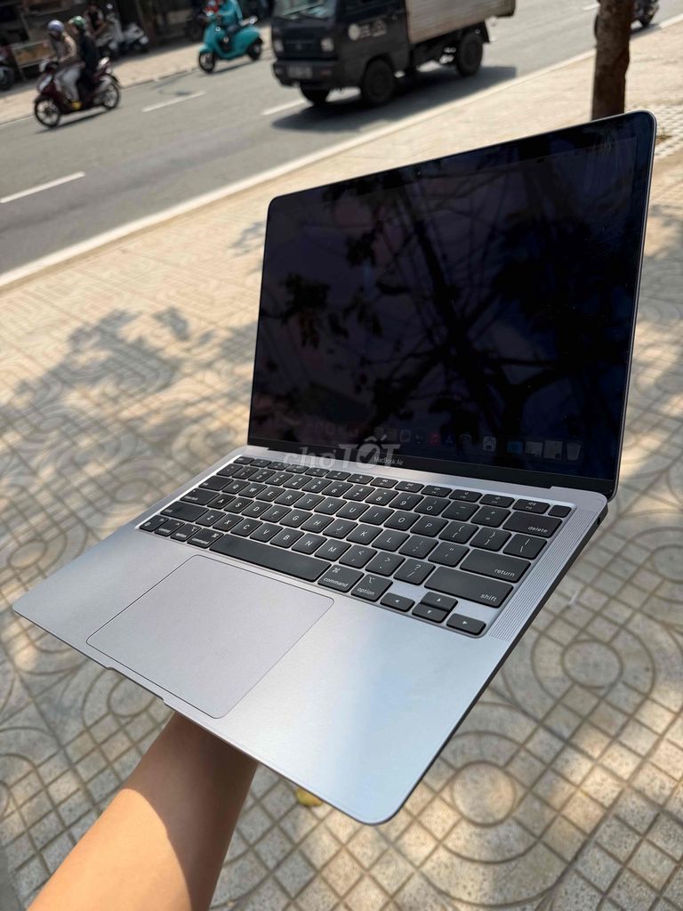 Macbook Air M1 2020 zin đẹp. Mua bán Laptop tại Quận 1 Tp Hồ Chí Minh được đăng bởi Minh  hình 1
