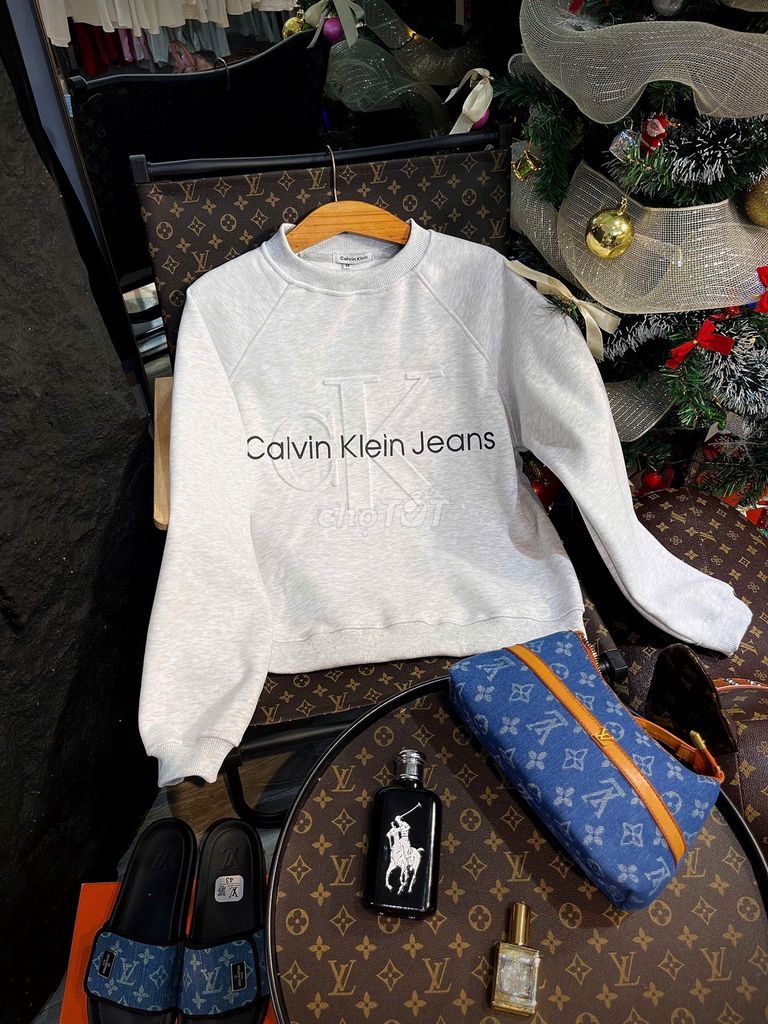 Áo nỉ Calvin Klein Jeans Nam Xám. Mua bán Quần áo tại Thị xã Bến Cát Bình Dương được đăng bởi BEBE hình 1