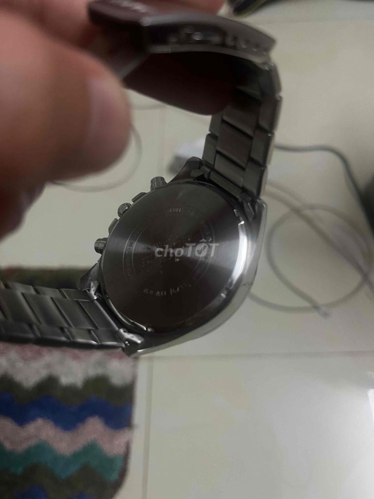 Cần bán con đồng hồ Casio Edifice