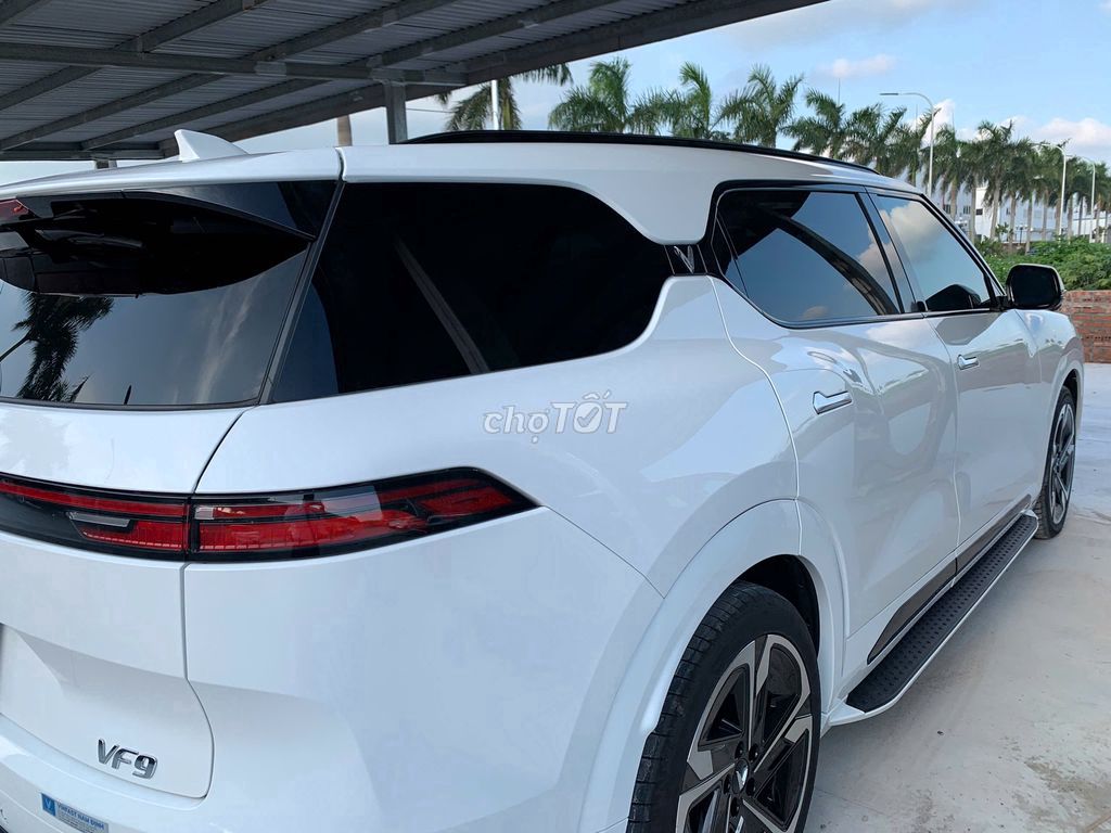 VinFast VF9 Plus màu trắng trần thép 7 chỗ 2024. Mua bán Ô tô tại Quận Hoàng Mai Hà Nội được đăng bởi Chin Chít hình 5