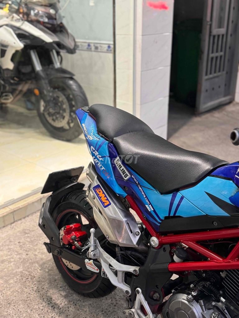 Cần bán Benelli TNT125 2018 Biển SG BTC g. Mua bán Xe máy tại Quận Bình Tân Tp Hồ Chí Minh được đăng bởi Việt Motor Bình Tân hình 3