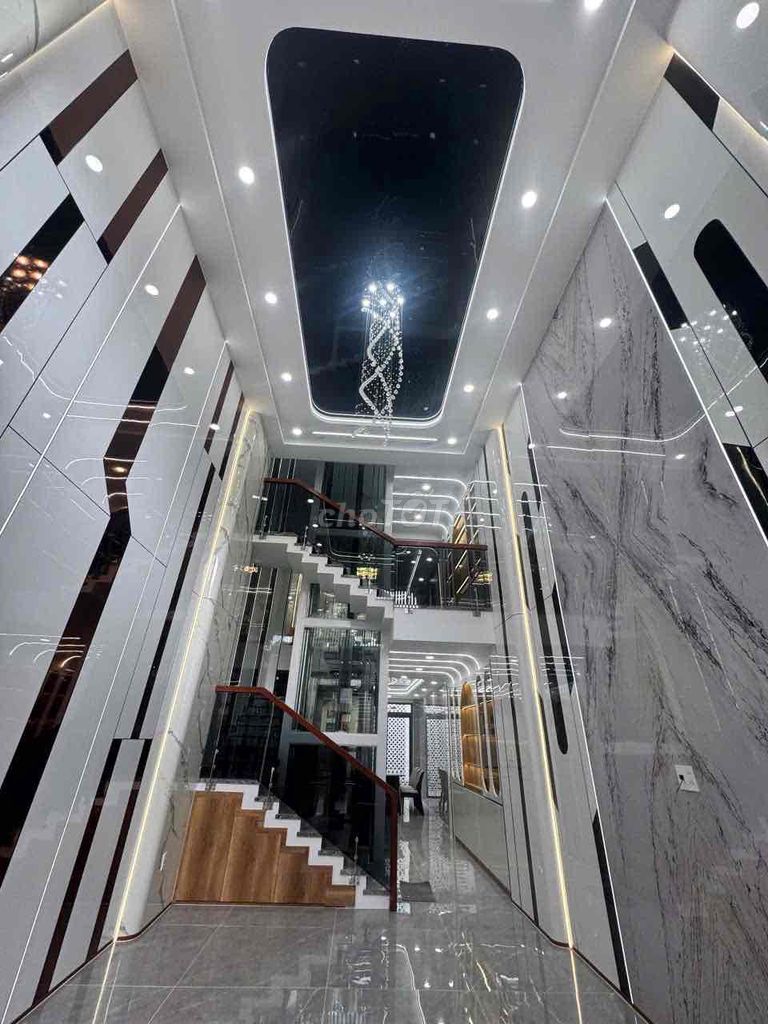 Дом рядом с Khu Tên Lửa, 4x19м, 4 этажа, лифт 450 кг, с мебелью