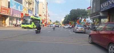 Bán nhà 4 tầng Uy Nỗ, gần chợ, giá hơn 4 tỷ