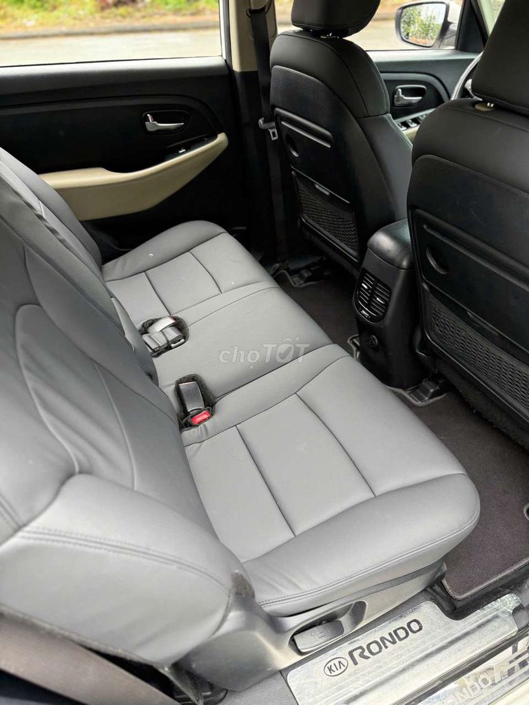 KIA RONDO 2017 2.0 GAT Trắng- 63000 km. Mua bán Ô tô tại Thành phố Thủ Đức Tp Hồ Chí Minh được đăng bởi VÕ NGỌC HOÀNG hình 17