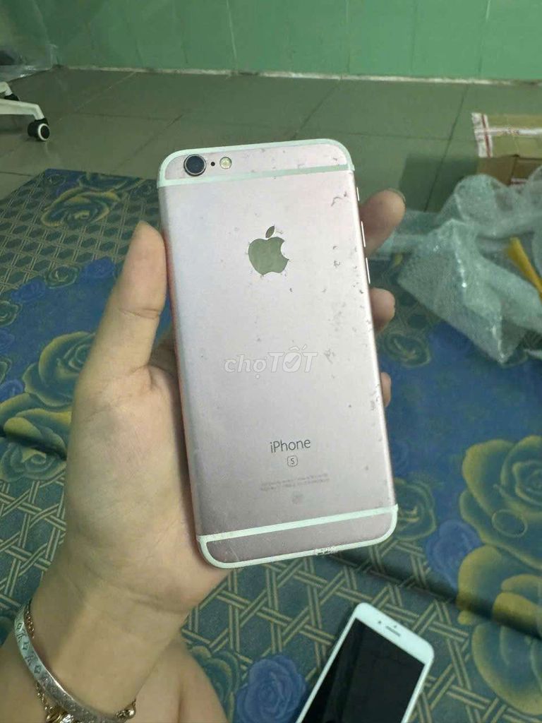 iPhone 6s, 16g, pin 100, nứt tí. Mua bán Điện thoại tại Thành phố Thủ Dầu Một Bình Dương được đăng bởi Phước Mobile hình 1