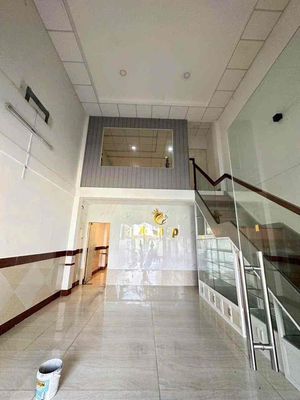 Cho thuê nhà mặt tiền đường Làng Tăng Phú ngay Lê Văn Việt đi vào