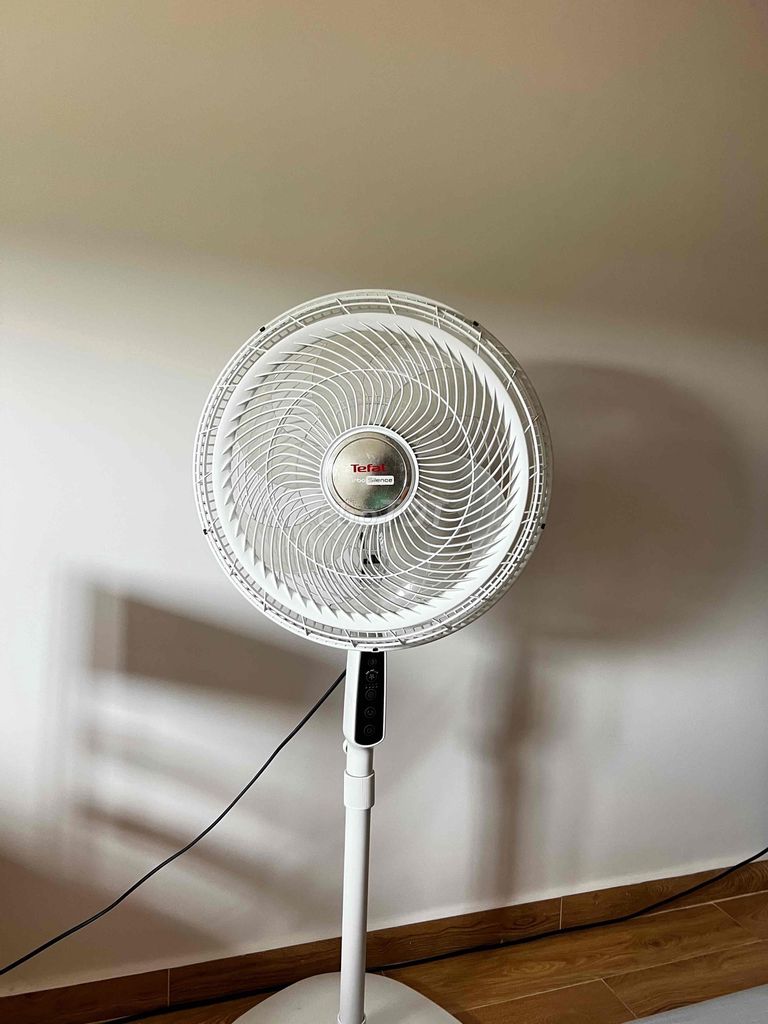 Quạt đứng Tefal Turbo Silence Trắng. Mua bán Quạt tại Quận 7 Tp Hồ Chí Minh được đăng bởi Jun Trần hình 1