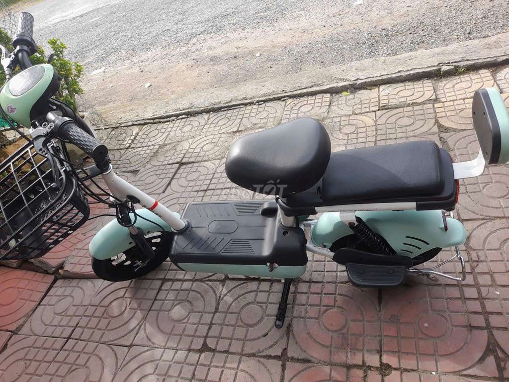 Xe gia đình dư còn mới tinh. Mua bán Xe điện tại Thành phố Vĩnh Long Vĩnh Long được đăng bởi  Nguyễn Gia Hào  hình 2