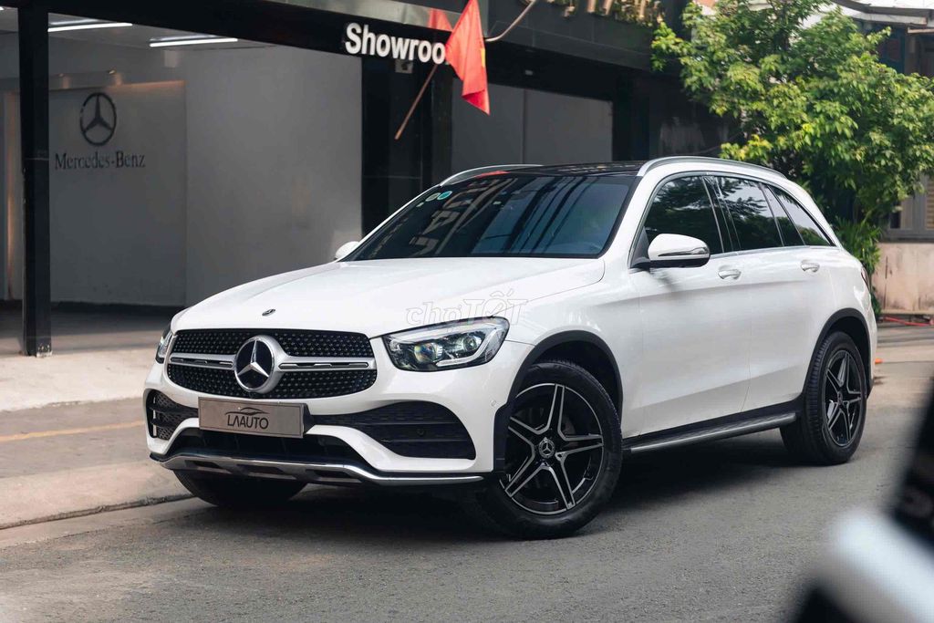 Mercedes GLC300 4Matic Model 2022 - Trắng/Đen. Mua bán Ô tô tại Quận 7 Tp Hồ Chí Minh được đăng bởi Thật Nguyễn LongAnh Auto hình 2