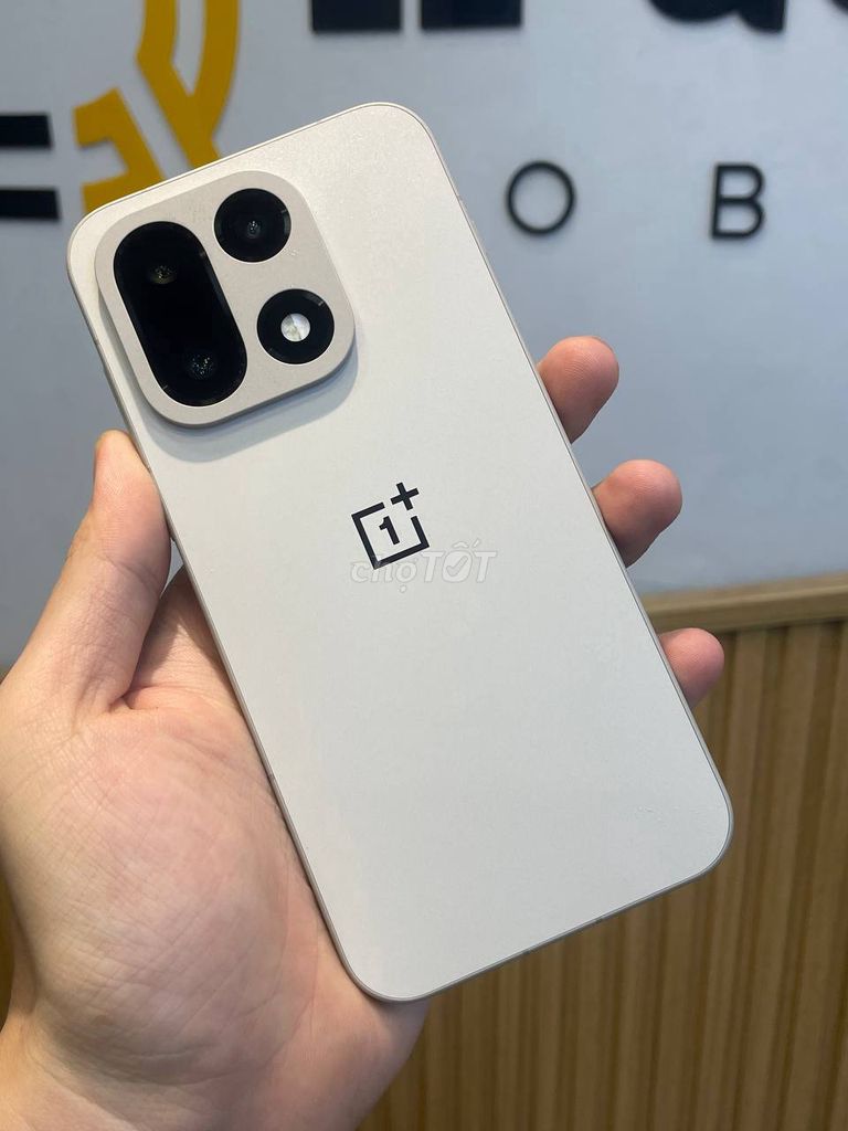 OnePlus 15 🏜️ Sand Storm độc lạ, màu cực cuốn. Mua bán Điện thoại tại Quận 10 Tp Hồ Chí Minh được đăng bởi Lê Quân Mobile hình 1