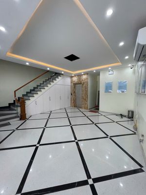 Cho thuê nhà mặt đường Hồ Sen siêu đẹp có thang máy. Cho thuê văn phòng, mặt bằng kinh doanh tại Quận Lê Chân Hải Phòng được đăng bởi Nguyễn Hữu Thanh 