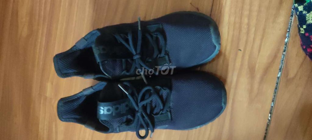 Giày thể thao Adidas Nam size 42 Đen. Mua bán Giày dép tại Quận Ba Đình Hà Nội được đăng bởi Duc hình 1