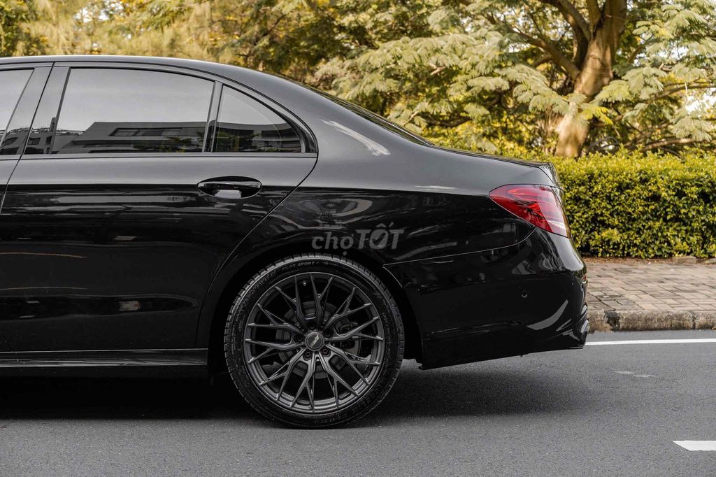 E300_AMG_2017 màu đen cá nhân siêu đẹp & siêu ngâu. Mua bán Ô tô tại Quận 7 Tp Hồ Chí Minh được đăng bởi Dương Phương hình 7