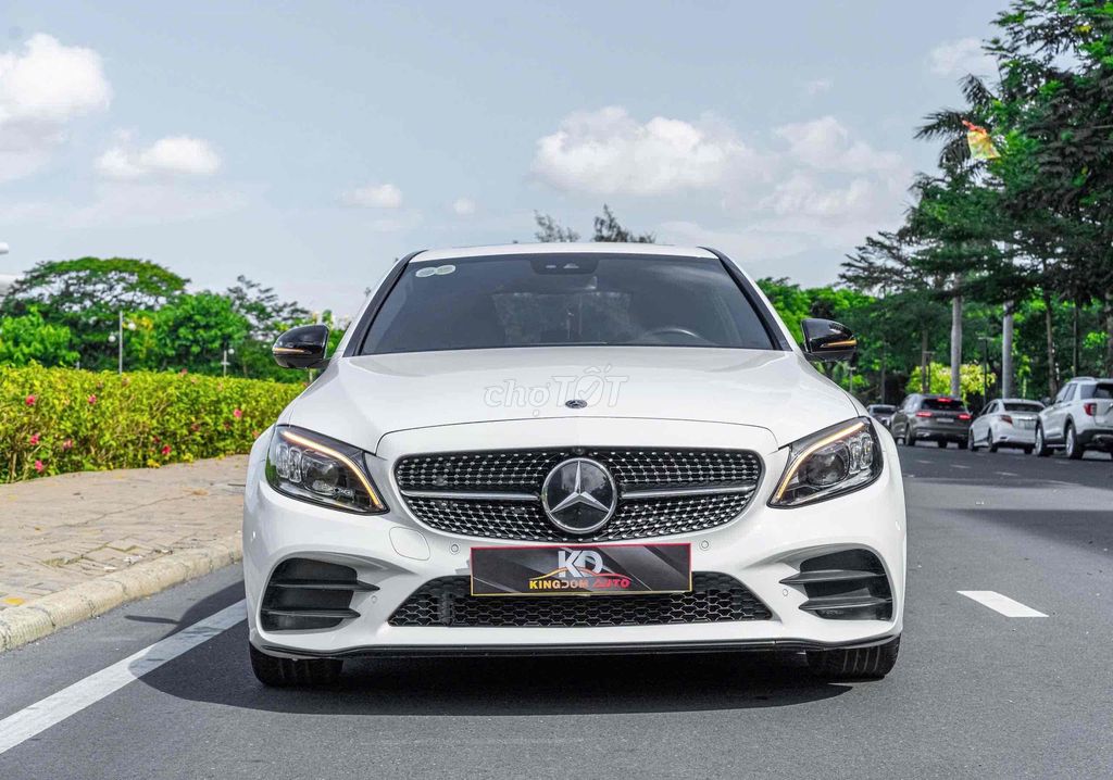 Mercedes Benz C Class 2019 C 300 AMG - 35000 mls. Mua bán Ô tô tại Quận 7 Tp Hồ Chí Minh được đăng bởi Dương Phương hình 2