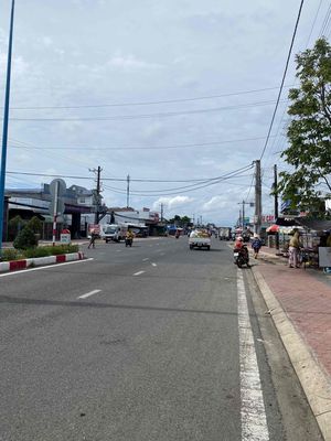 nhà vườn cách chợ Nguyễn Trãi ( phường 9 cũ ) 170m,