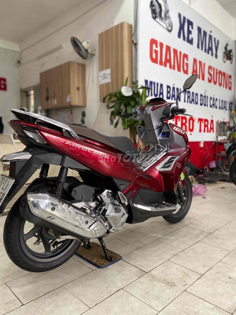 Honda Airblade 160 ABS đk 2023 màu đỏ đen. Mua bán Xe máy tại Quận 12 Tp Hồ Chí Minh được đăng bởi Xe Máy Hoàng Giang An Sương  hình 5