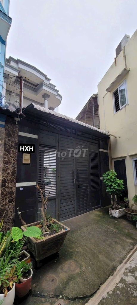 Bán nhà gần Emart Phan Huy Ích HXH, 133m² nở hậu,hoa hồng MG hấp dẫn.