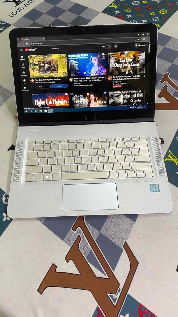 Laptop Hp envy nhỏ gọn i5 màn 3k mạnh mượt