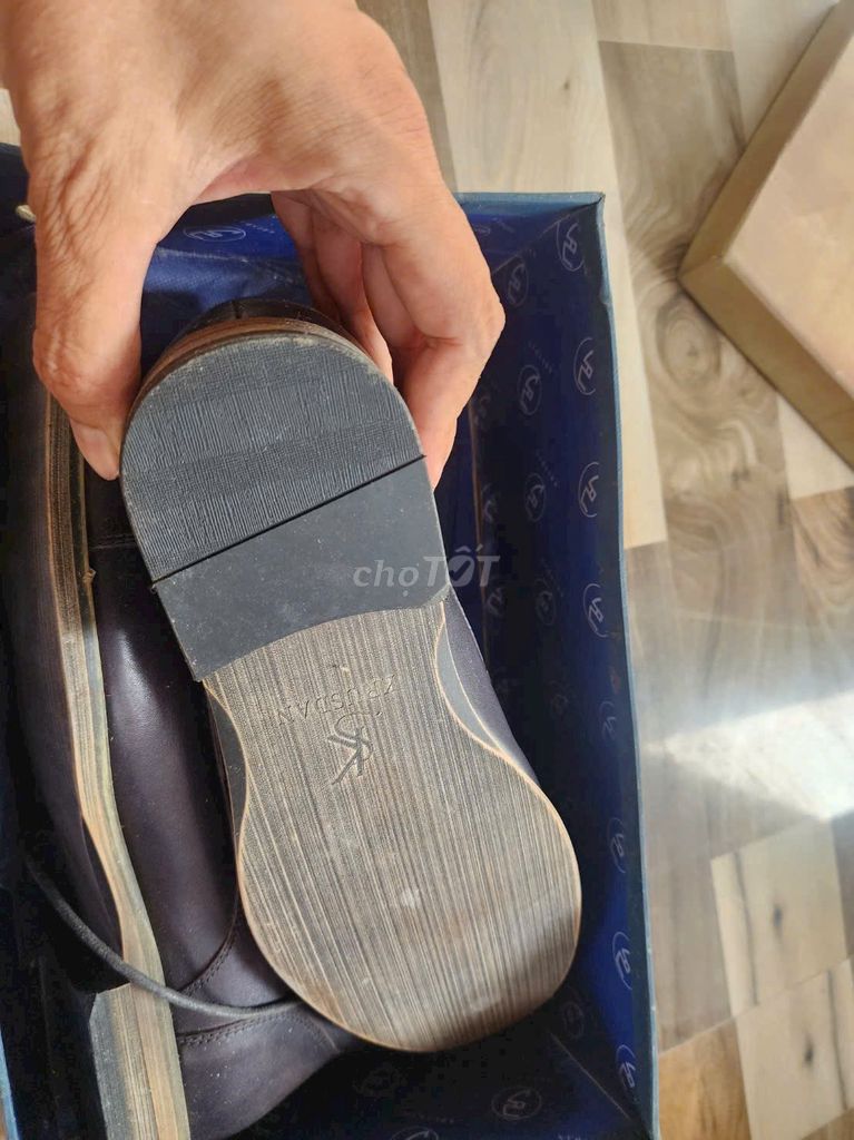 Thanh lý giày bốt nam CRUSDAN da bò size 40. Mua bán Giày dép tại Huyện Chơn Thành Bình Phước được đăng bởi Đồng Hồ Mắt Kính Độc Đẹp Hiếm PND hình 1