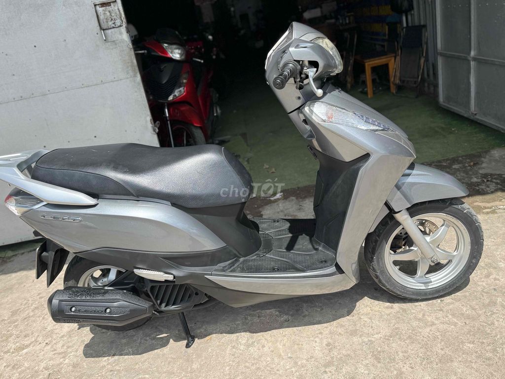 Honda Lead 125 Fi / Chính Chủ 64. Mua bán Xe máy tại Quận Bình Thuỷ Cần Thơ được đăng bởi CỬA HÀNG XE MÁY VŨ Fi hình 3
