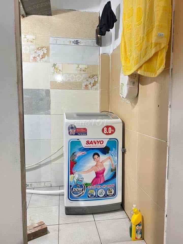 máy giặt sanyo 8kg mới 90%