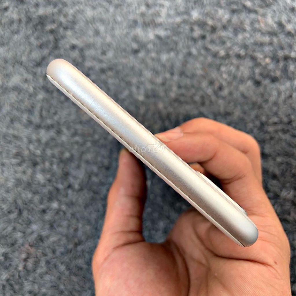 Iphone 8 plus 64g trắng đẹp 99% mới dùng 8 tháng