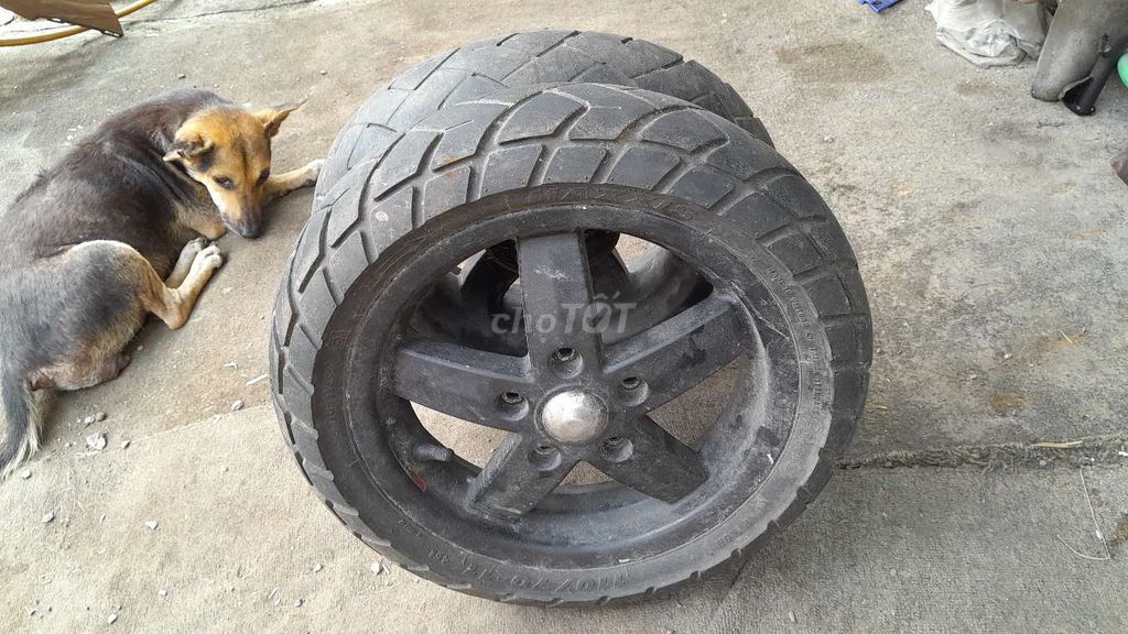 Cặp bánh Piaggio LX. Mua bán Phụ tùng xe tại Quận Bình Tân Tp Hồ Chí Minh được đăng bởi Bé Hằng  hình 3