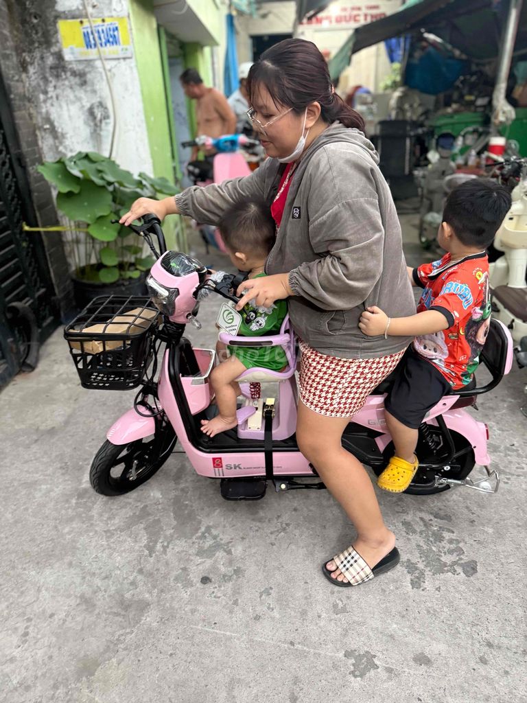SK8 MỚI 100% BẢO HÀNH 1 NĂM. Mua bán Xe điện tại Quận Bình Tân Tp Hồ Chí Minh được đăng bởi XE ĐIỆN GIÁ KHO hình 3