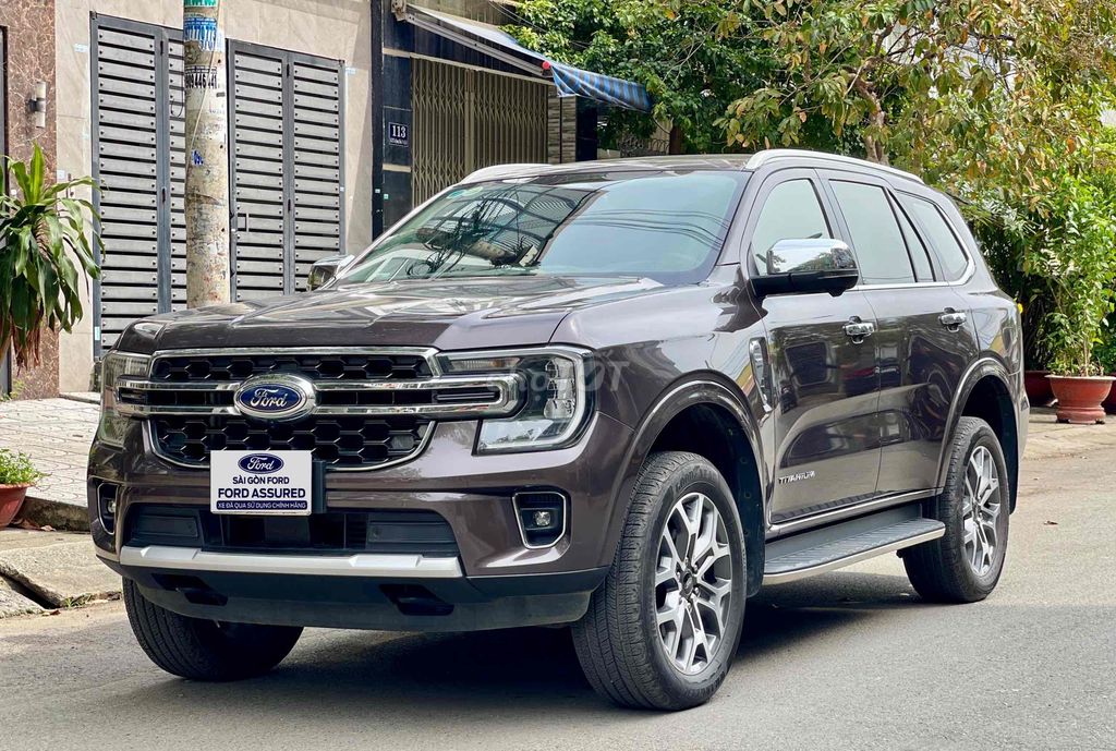 Hãng Ford bán Everest Titan 2023 1 cầu lướt 1 chủ