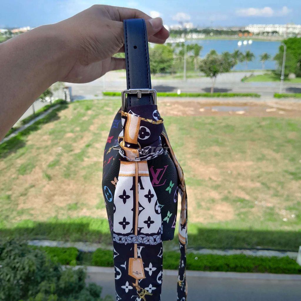 Túi LV 2hand T15 mới 95% 20cm. Mua bán Túi xách tại Thành phố Thủ Đức Tp Hồ Chí Minh được đăng bởi Giày cũ Mỹ Thái hình 4