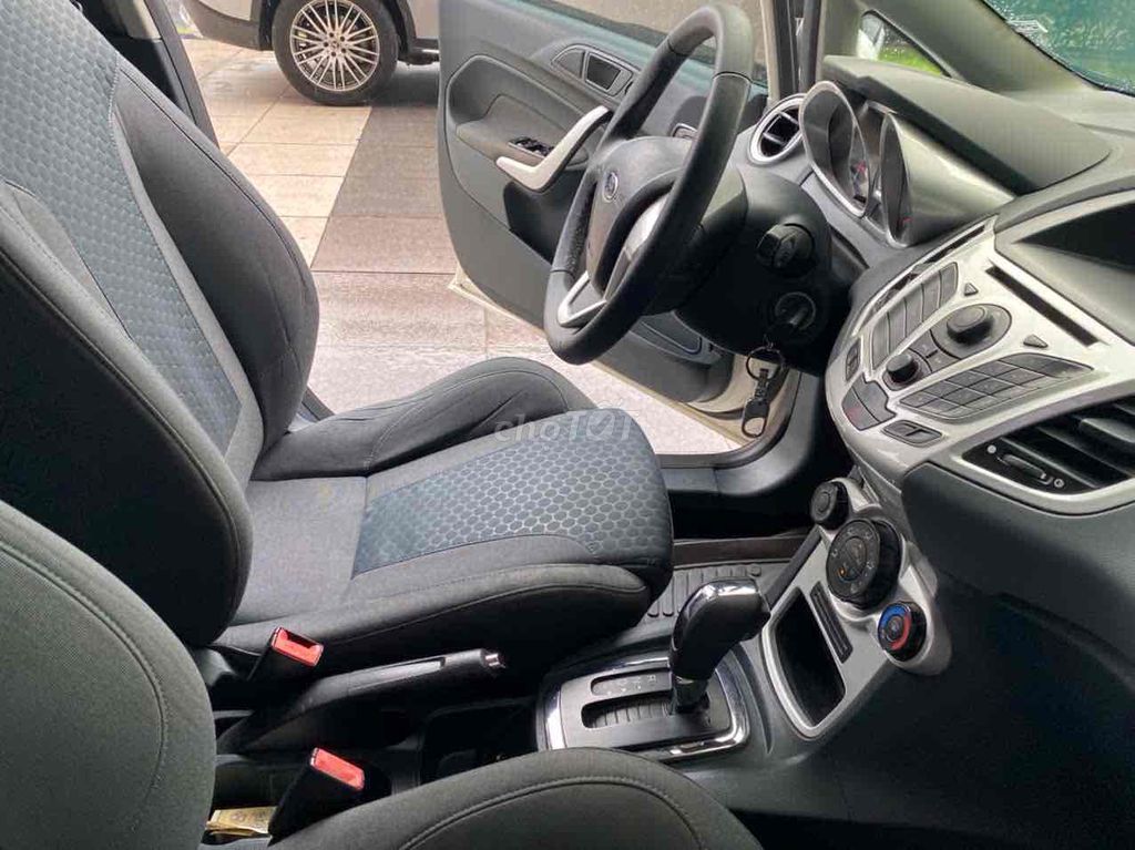 Ford Fiesta 2013 Trắng 59.800 km 1 Chủ. Mua bán Ô tô tại Quận Tân Bình Tp Hồ Chí Minh được đăng bởi Sài Gòn Ford hình 8