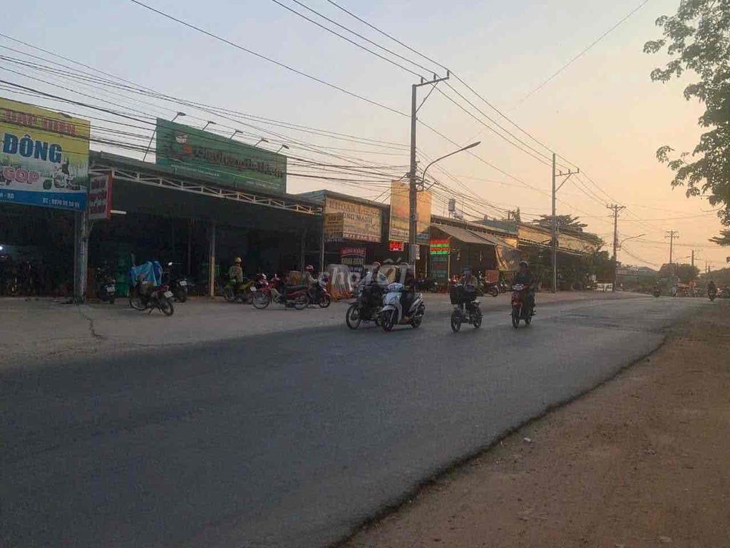 Mặt bằng kinh doanh ,Diệntich 220m Đường nguyễn khuyến  thị xã tân uye. Mua bán văn phòng, mặt bằng kinh doanh tại Thị xã Tân Uyên Bình Dương được đăng bởi Loan Nguyen hình 2