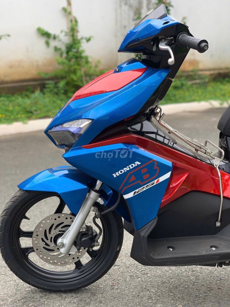 Honda Air Blade 2016 125 Đỏ Xanh. Mua bán Xe máy tại Huyện Trảng Bom Đồng Nai được đăng bởi Của Hàng Xe Máy U Phong hình 4