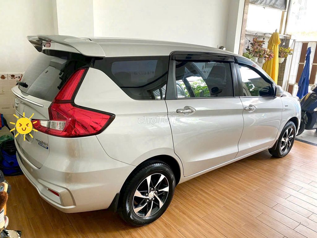 Xe 7c số tự động Suzuki Ertiga Hybrid 2022 nhập