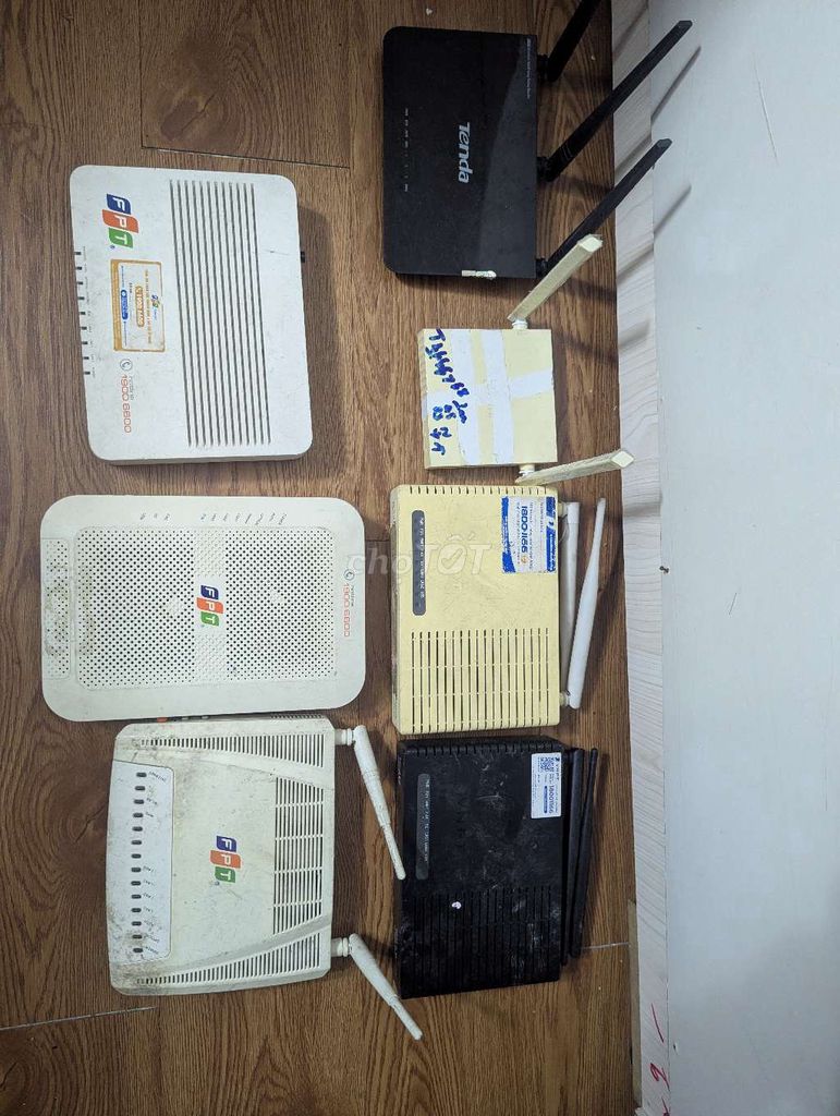Router  wiffi các loại model trong hình 35k/cục. Mua bán Phụ kiện (Màn hình, Chuột...) tại Thành phố Thủ Dầu Một Bình Dương được đăng bởi huỳnh hoa hồng  hình 1