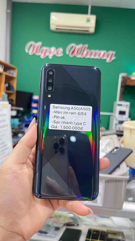 Samsung A50 4GB/64GB Đen. Mua bán Điện thoại tại Thành phố Bến Tre Bến Tre được đăng bởi Điện thoại Bến Tre giá rẻ hình 1