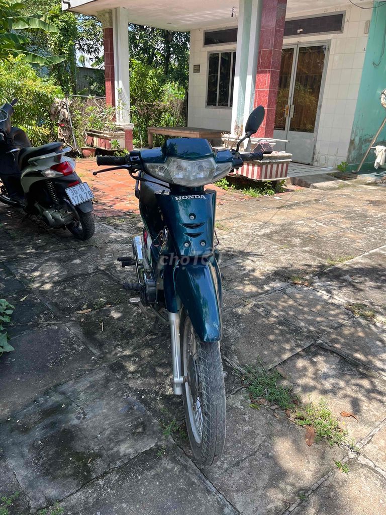 xe wave tàu đời đầu 2002