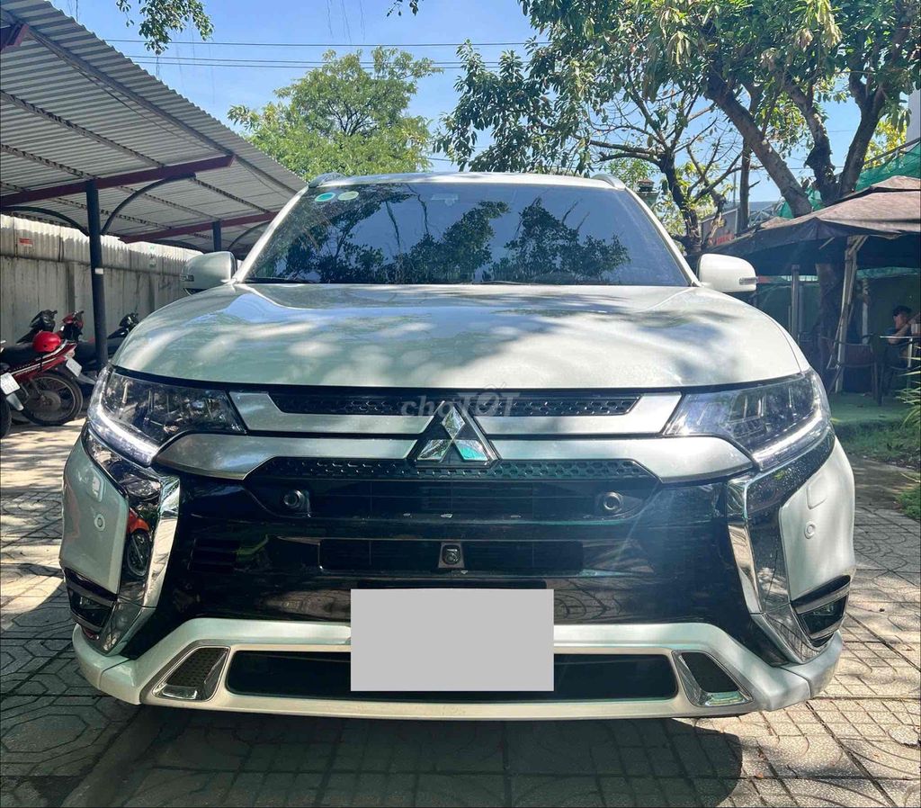 Mitsubishi Outlander siêu mới.. Mua bán Ô tô tại Quận Gò Vấp Tp Hồ Chí Minh được đăng bởi MITSUBISHI TRƯỜNG CHINH hình 2