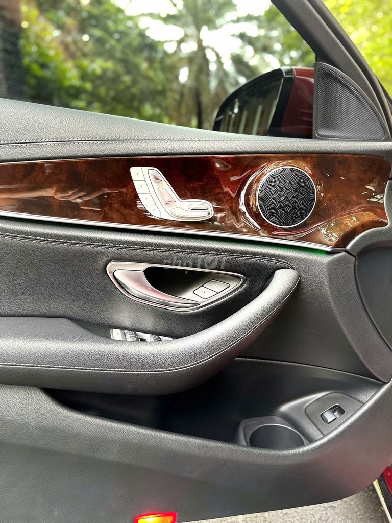Mercedes E200 Exclusive thu hút mọi ánh nhìn !. Mua bán Ô tô tại Quận 8 Tp Hồ Chí Minh được đăng bởi Gon Nguyen hình 8