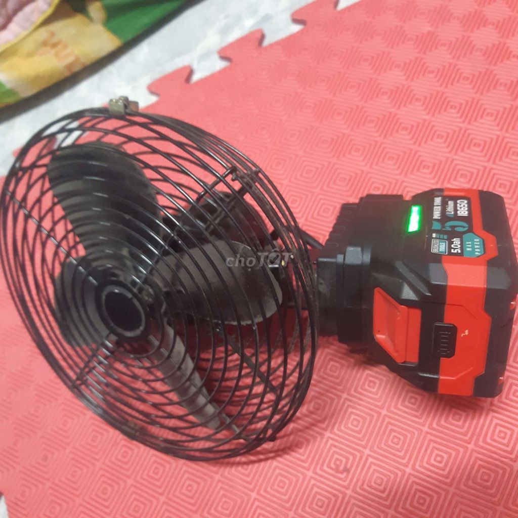 Quạt xách tay pin 18v makita chân pin phổ thông