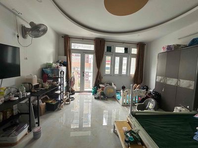 Phòng Ban Công Cây Cối